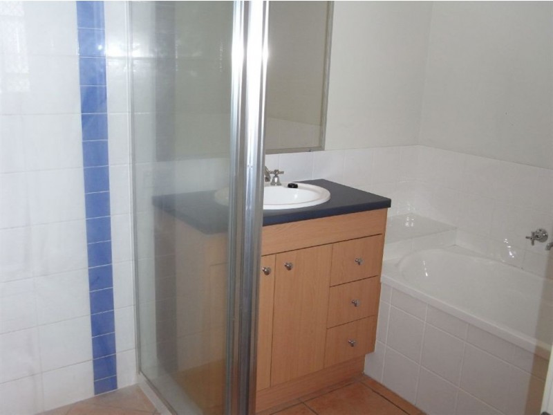 1/11 Lady Bowen Parade, Rothwell QLD 4022