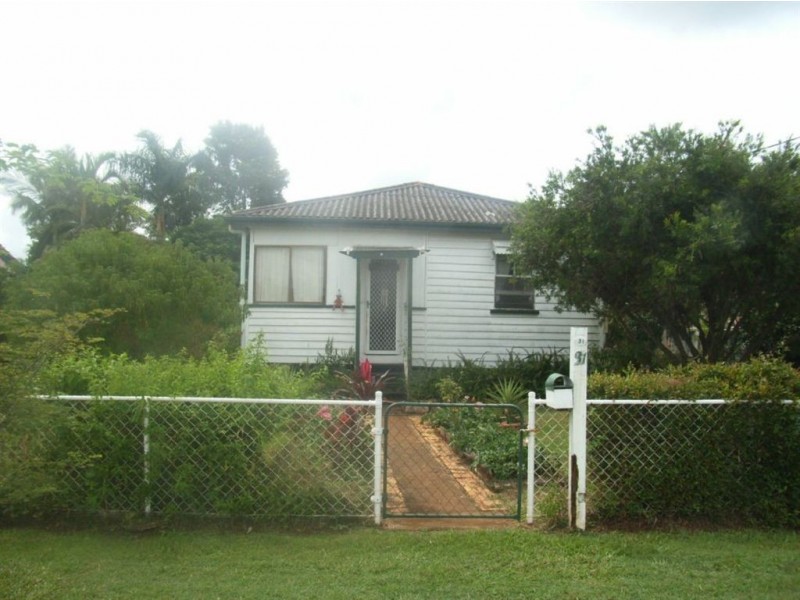 31 Clifford Street, Woody Point QLD 4019