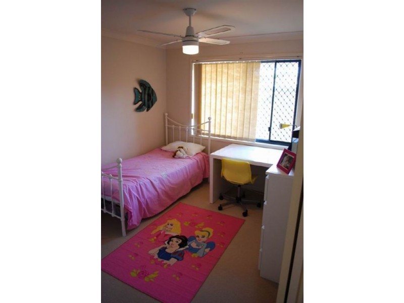 8 Peterson Street, Scarborough QLD 4020