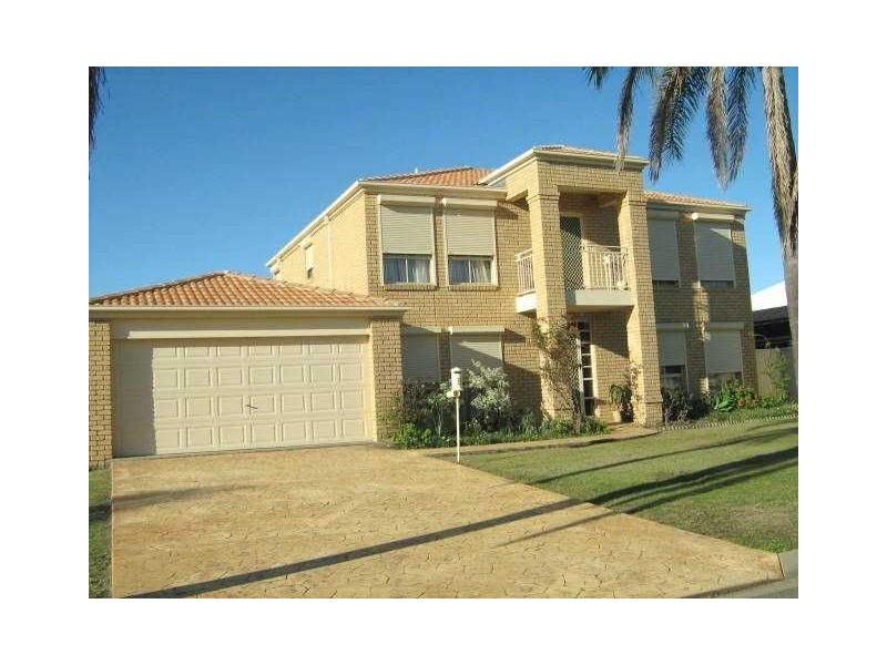 8 Defender Street, Newport QLD 4020