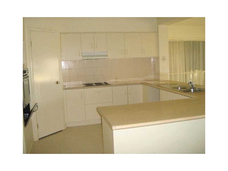 8 Defender Street, Newport QLD 4020