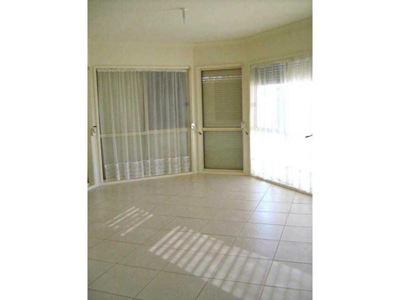 8 Defender Street, Newport QLD 4020