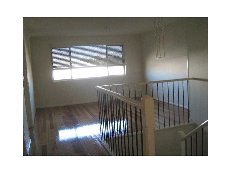 8 Defender Street, Newport QLD 4020