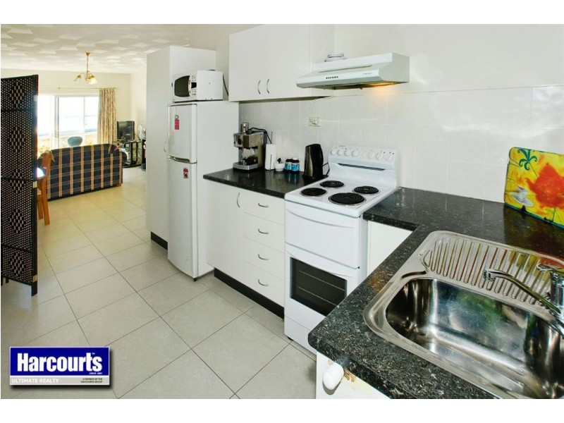 3/130 Prince Edward Parade, Scarborough QLD 4020