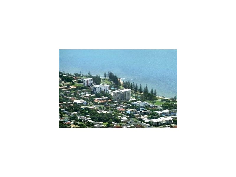 9A Herbert Street, Scarborough QLD 4020