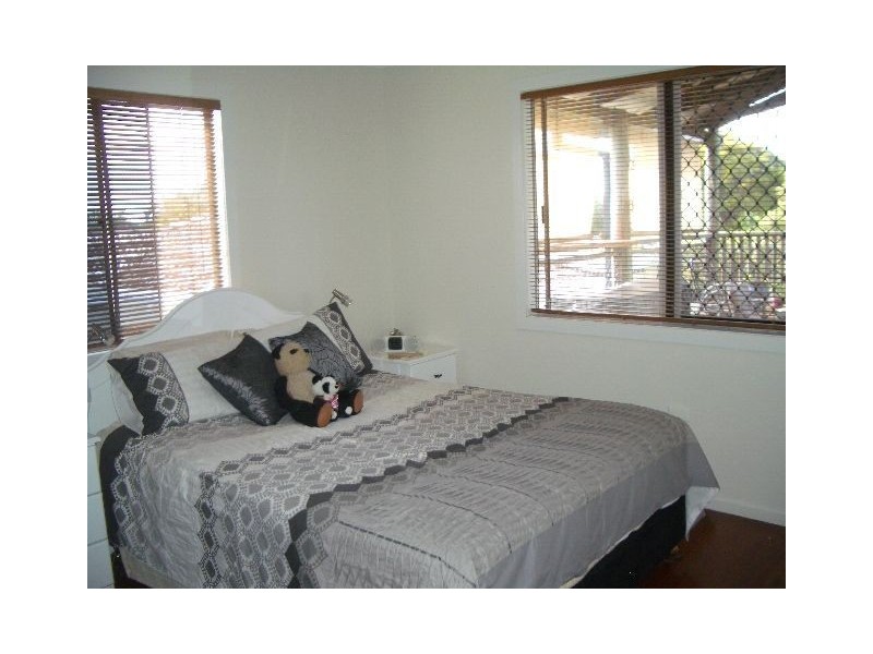 22 Campbell Street, Scarborough QLD 4020