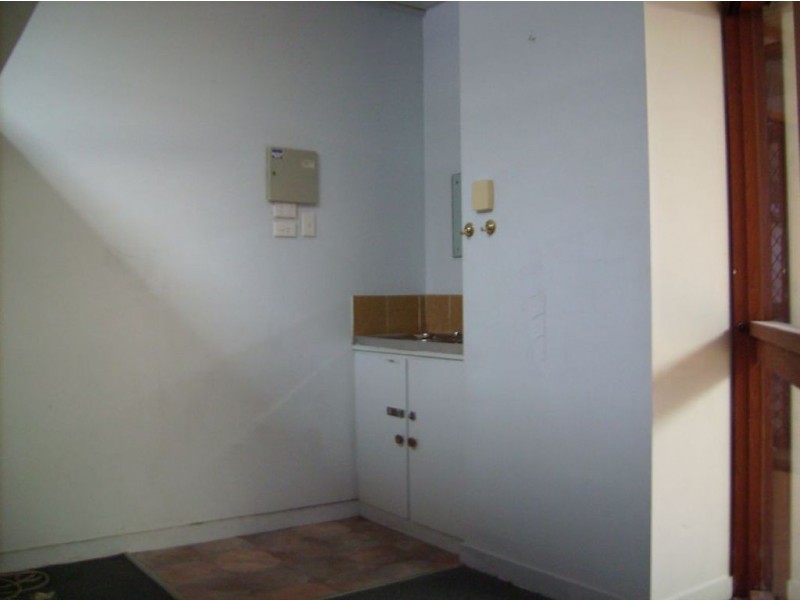 2/120 Sutton Street, Redcliffe QLD 4020