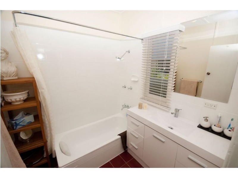 70 Burralong Street, Deagon QLD 4017