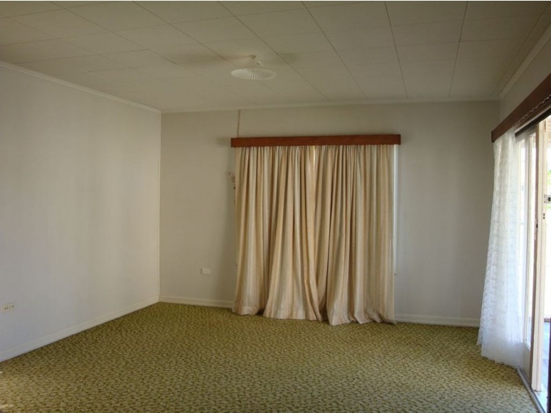 39 Victoria Ave, Woody Point QLD 4019