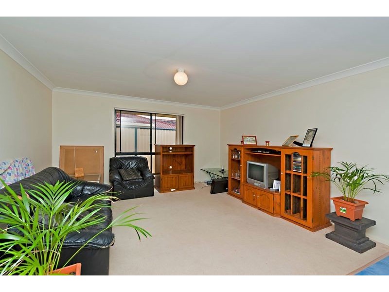 3 Robert Close, Redcliffe QLD 4020