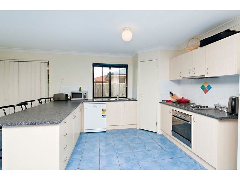 3 Robert Close, Redcliffe QLD 4020