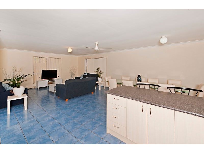 3 Robert Close, Redcliffe QLD 4020