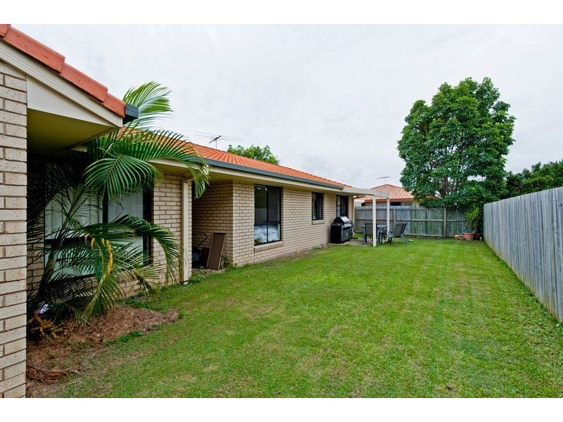 3 Robert Close, Redcliffe QLD 4020