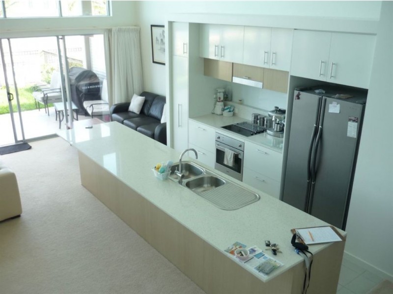 4/146 Prince Edward Pde, Scarborough QLD 4020