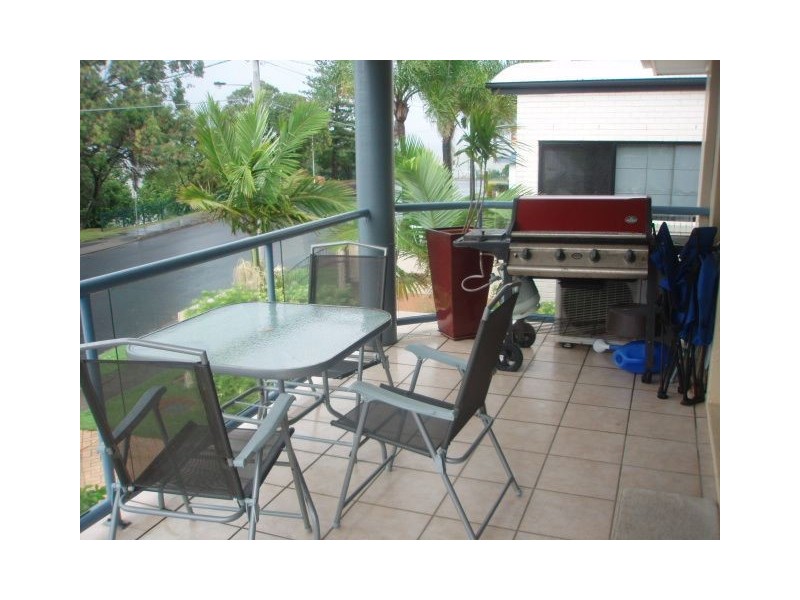 3/12 Gayundah Esplanade, Woody Point QLD 4019