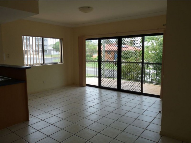 3/2-4 Henry Street, Redcliffe QLD 4020
