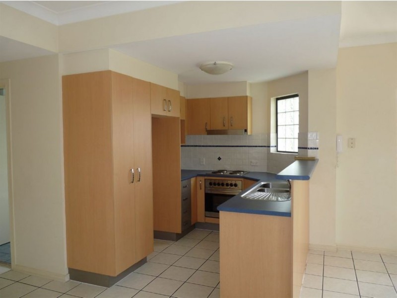 3/2-4 Henry Street, Redcliffe QLD 4020