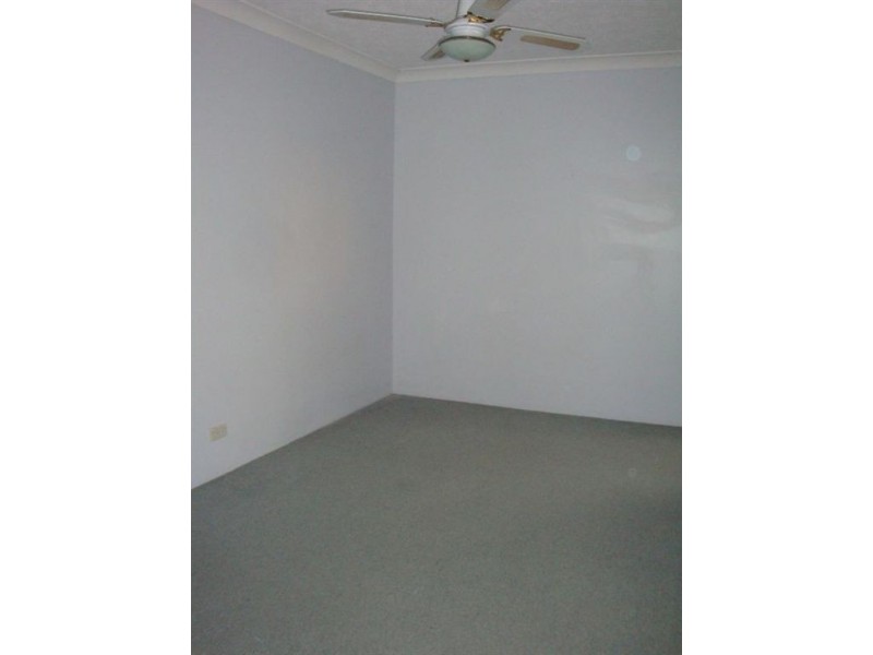 2/42 Oyster Point Esplanade, Scarborough QLD 4020