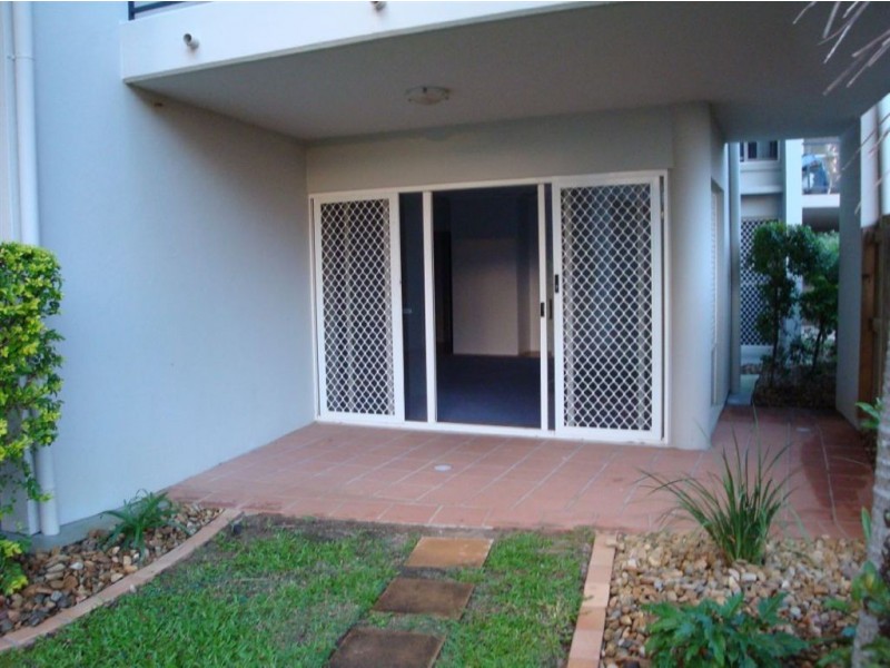 2/42 Oyster Point Esplanade, Scarborough QLD 4020