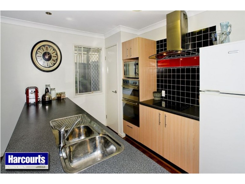 4 Lucas Street, Scarborough QLD 4020