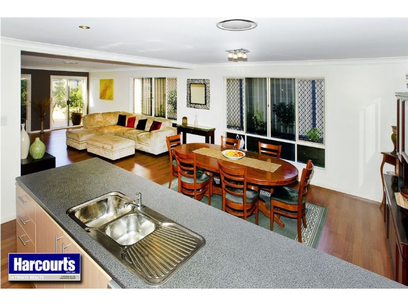 4 Lucas Street, Scarborough QLD 4020