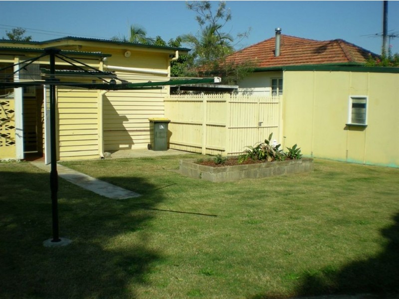 28 Weaber Street, Clontarf QLD 4019