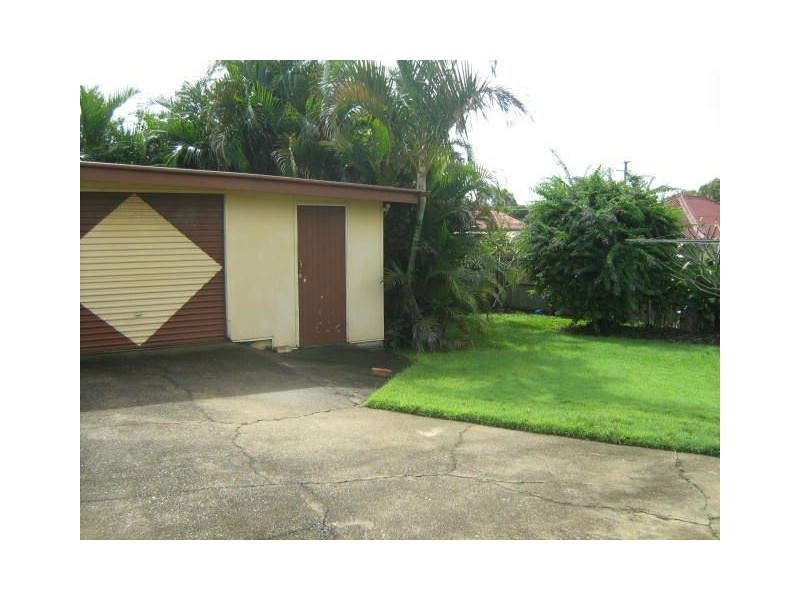 16 Welch St, Clontarf QLD 4019