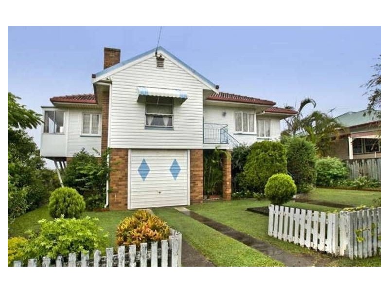 1 Georgina Street, Woody Point QLD 4019