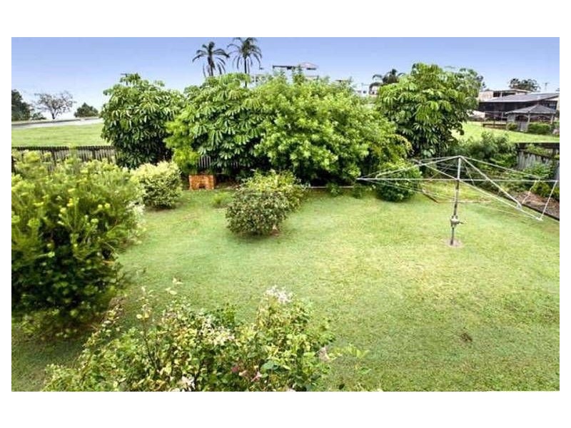 1 Georgina Street, Woody Point QLD 4019