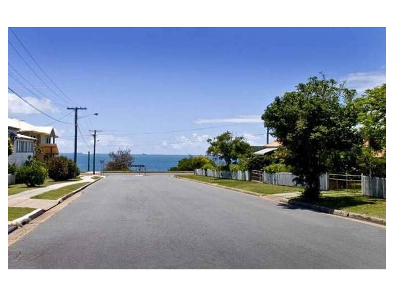 1 Georgina Street, Woody Point QLD 4019