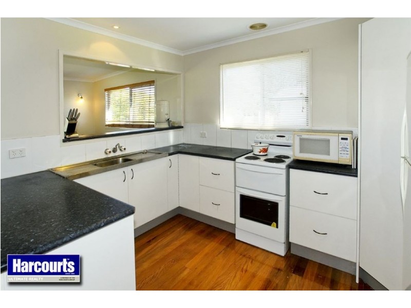 8 Lions Crescent, Kippa-ring QLD 4021