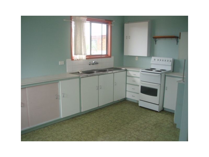 2 Warde Street, Scarborough QLD 4020