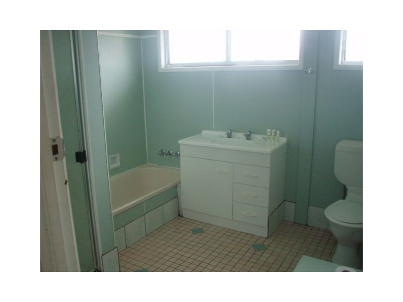 2 Warde Street, Scarborough QLD 4020