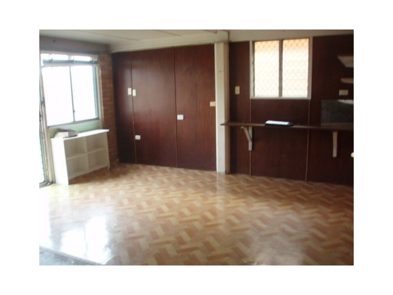 2 Warde Street, Scarborough QLD 4020