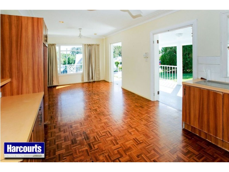 22 Fernlea Avenue, Scarborough QLD 4020