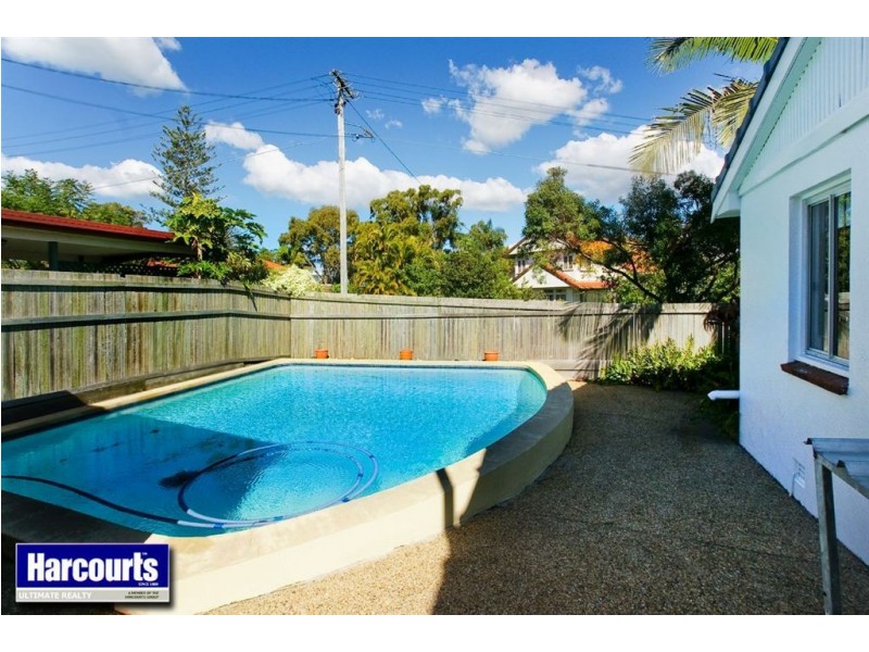 22 Fernlea Avenue, Scarborough QLD 4020