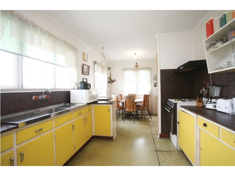 12 Esperanto Street, Redcliffe QLD 4020