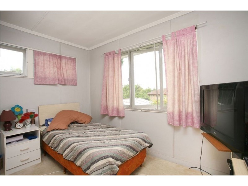 12 Esperanto Street, Redcliffe QLD 4020