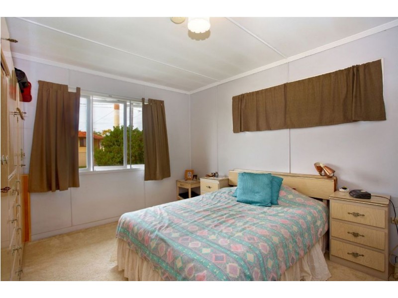 12 Esperanto Street, Redcliffe QLD 4020