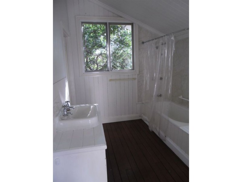 12 Josephine Street, Scarborough QLD 4020