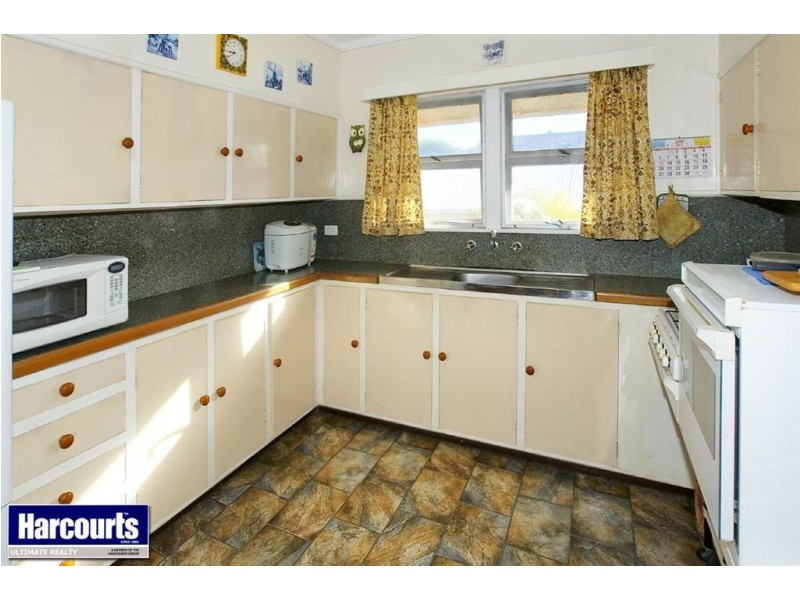 11 Ernest Street, Woody Point QLD 4019