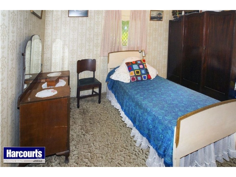11 Ernest Street, Woody Point QLD 4019