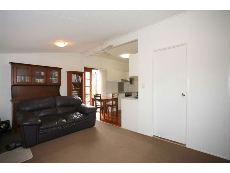 33 McAneny Street, Redcliffe QLD 4020