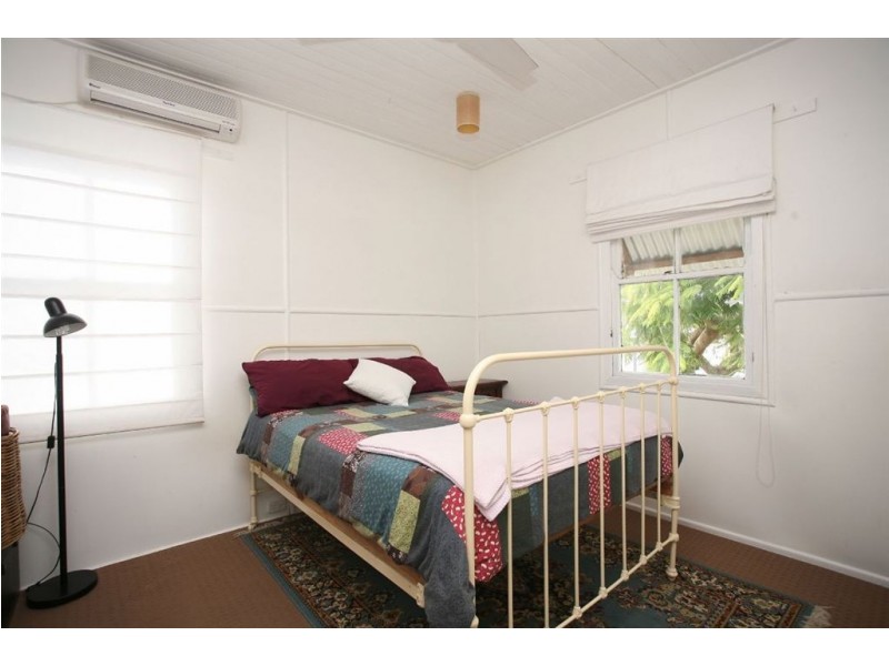 33 McAneny Street, Redcliffe QLD 4020