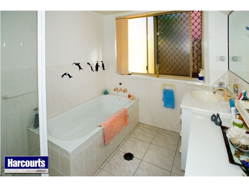 4/32 Silvyn Street, Redcliffe QLD 4020