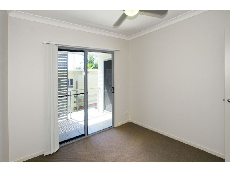 6/8 Griffith Road, Scarborough QLD 4020