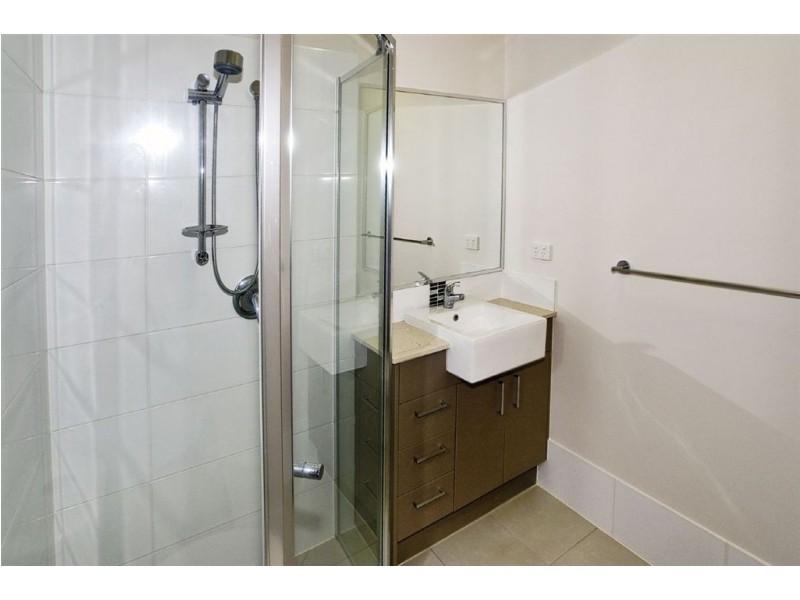 6/8 Griffith Road, Scarborough QLD 4020