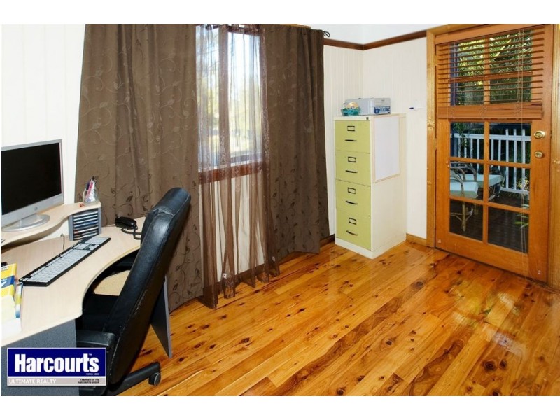 42 Henderson Road, Deagon QLD 4017