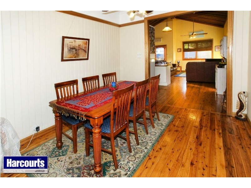 42 Henderson Road, Deagon QLD 4017