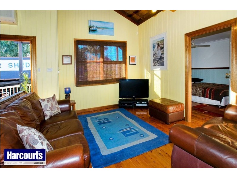 42 Henderson Road, Deagon QLD 4017